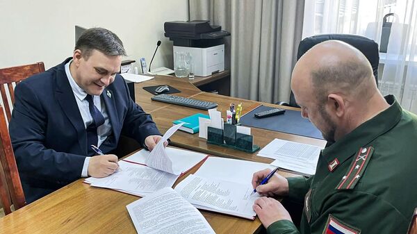 Подписание соглашения о сотрудничестве между Красноярским кампусом Финуниверситета и Енисейским войсковым казачьим обществом