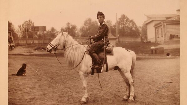 Сотник Конно-Амурского казачьего Амурского казачьего конного полка Дмитрий Пешков. 1890 год