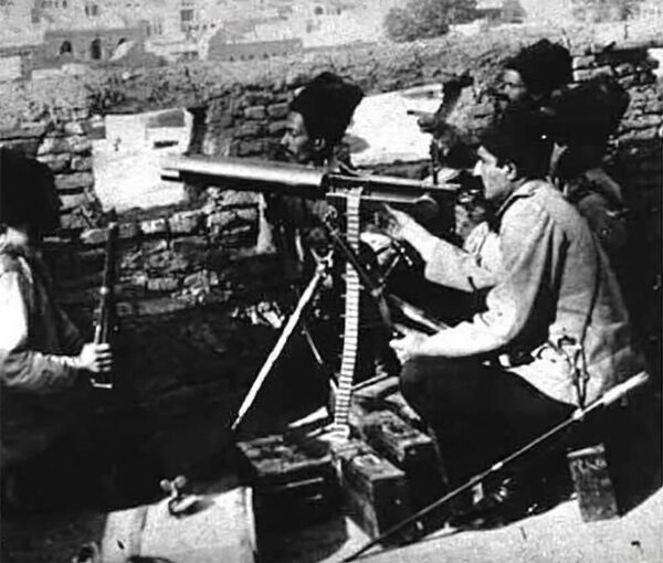 Казак Реза и его пулеметная команда