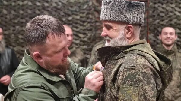 Бойцам батальона БАРС-6 Форштадт вручают государственные награды ЛНР