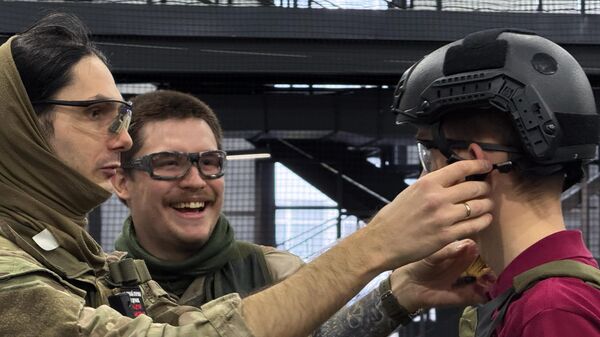 Участники страйкбольного соревнования ZOV Родины