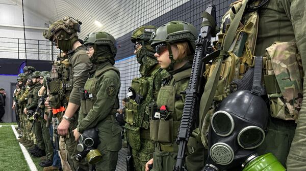 Участники страйкбольного соревнования ZOV Родины