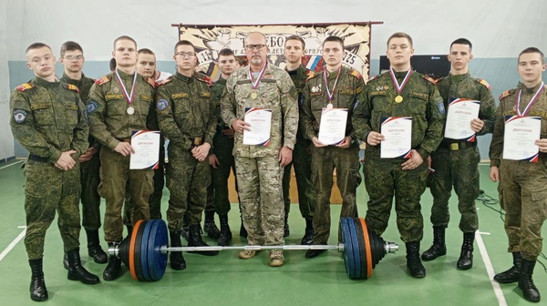Ученики Горожанского казачьего кадетского корпуса 