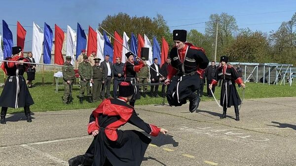 Демонстрация фланкировки