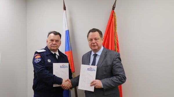 Подписание соглашения о сотрудничестве между представителями Северо-Западного войскового казачьего общества и Санкт-Петербургского Дома национальностей