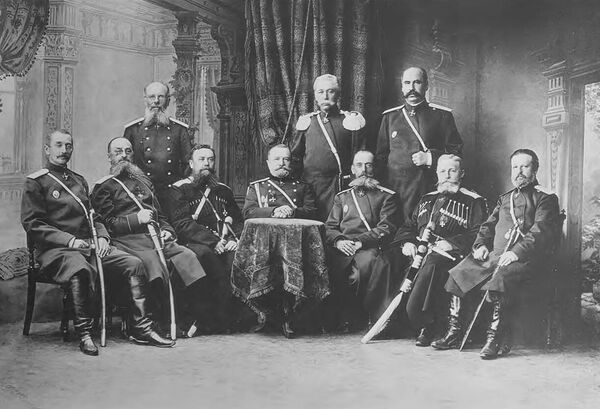 Уникальное созвездие казачьих атаманов конца XIX века, собранное в одном фотографическом кадре. Коронационный сборник, Санкт-Петербург, 1899 Уникальное созвездие казачьих атаманов конца XIX века, собранное в одном фотографическом кадре. Коронационный сборник, Санкт-Петербург, 1899