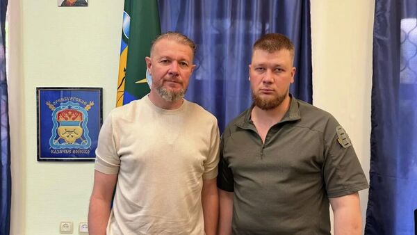 Атаман ОВКО Игорь Цыганов и замкомандира по боевой подготовке добровольческого подразделения БАРС-6 ФОРШТАДТ с позывным Ирбит