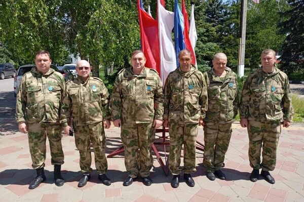 Награждение казачьих дружинников Донецка, обеспечивающих безопасность государственных и административных границ России