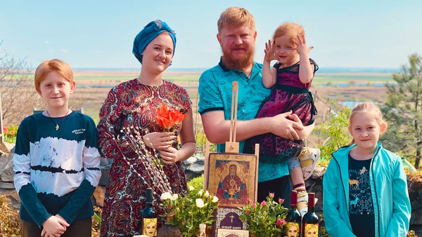 Максим Ильинов с семьей Максим Ильинов с семьей
