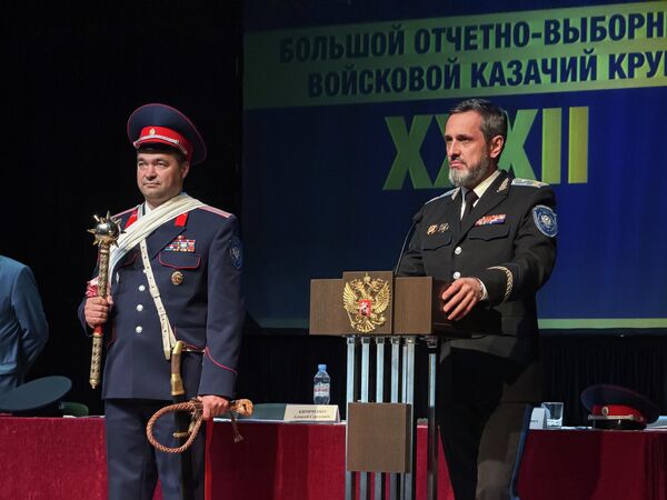 Атаман Центрального казачьего войска Андрей Фадюхин и атаман Всероссийского казачьего общества Виталий Кузнецов