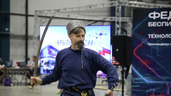 Фланкировка на открытии Всероссийского турнира по гонкам дронов