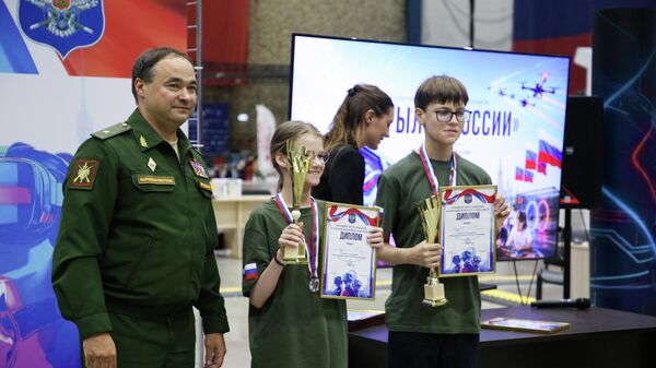 Награждение участников турнира по горнам дронов в Москве