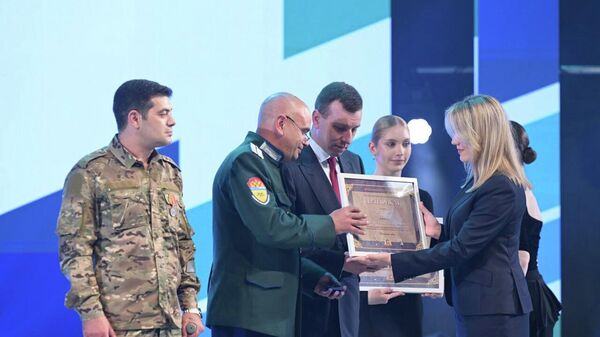Вручение премии Медицинский Олимп казаку ОВКО