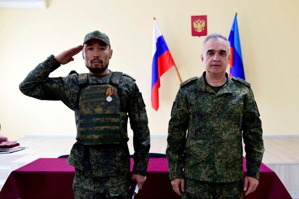 Церемония награждения бойцов казачьего добровольческого отряда БАРС-6 Форштадт 
