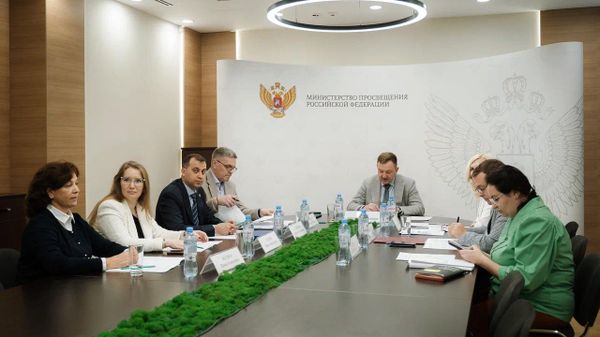 Участники заседания постоянной комиссии по содействию развитию системы казачьего образования Совета при Президенте РФ по делам казачества