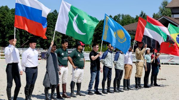 Участники чемпионат мира по джигитовке в Московской области
