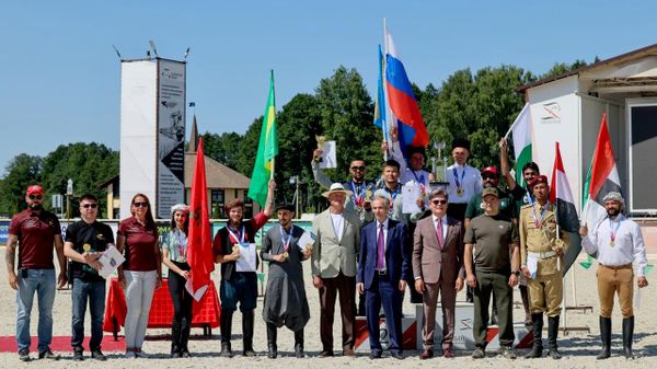 Участники чемпионат мира по джигитовке в Московской области