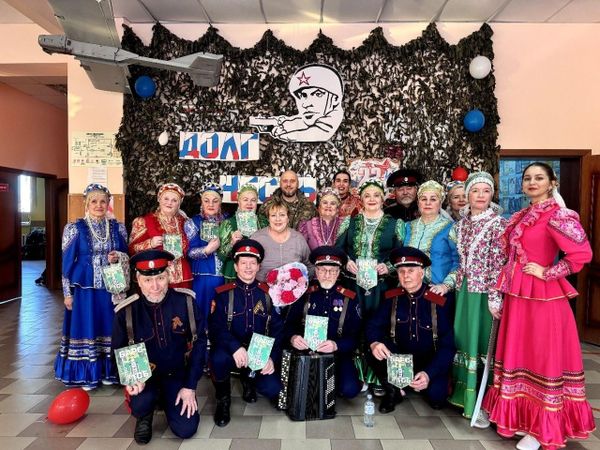 Участники совета казачек БОКО ВКО ЦКВ и казаки