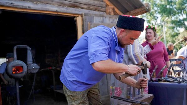 Участники фестиваля казачьей культуры Братина в Томской области