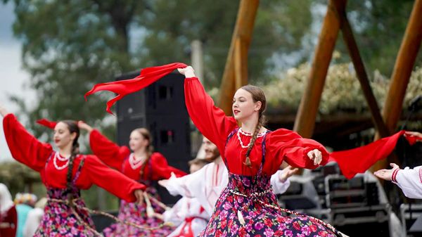 Участники фестиваля казачьей культуры Братина в Томской области