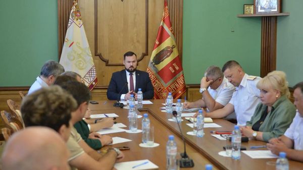 Участники рабочей встречи Александра Агибалова с руководителями ведущих вузов Кубани