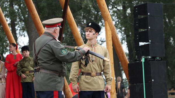 Участники фестиваля казачьей культуры Братина в Томской области