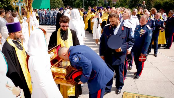 Казаки ВКО ЦКВ на крестном ходе в честь Дня Крещения Руси 