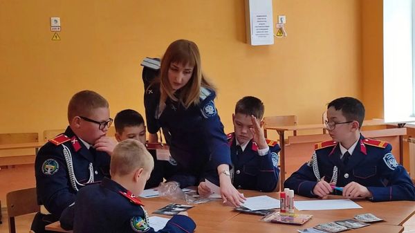 Ученики Островской средней школы Даниловского района