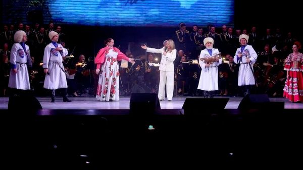 Участники московского фольклорного ансамбля Живая Русь