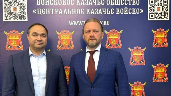 Атаман ВКО ЦКВ Андрей Фадюхин и ректор МГУТУ им. К.Г.Разумовского Арсений Миронов