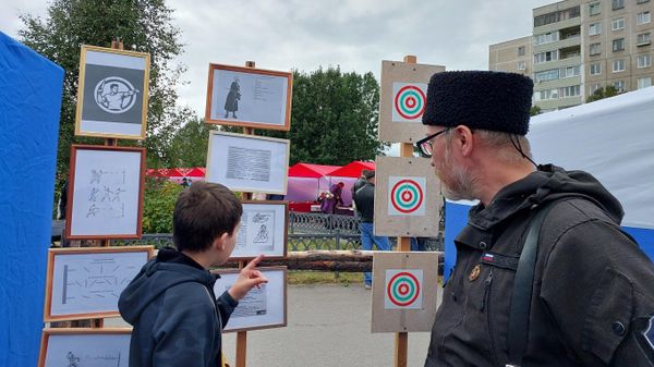 Казаки на фестивале в Мурманской области, посвященном Международному дню коренных народов мира