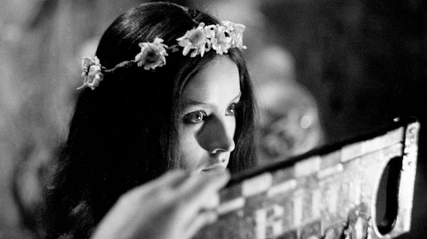 Панночка вызывает нечистую силу. Наталья Варлей в фильме Вий. 1967 год Панночка вызывает нечистую силу. Наталья Варлей в фильме Вий. 1967 год
