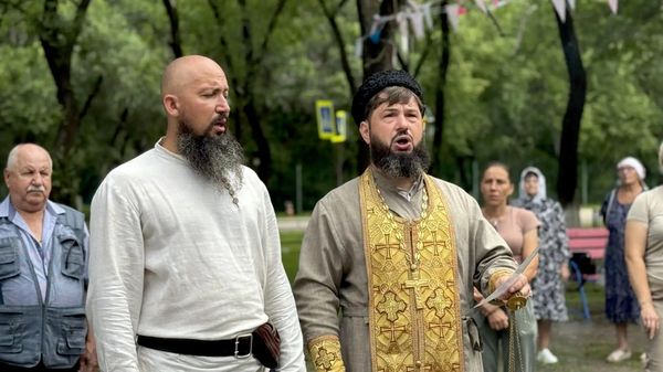 Участники крестного хода по Амуру от Амурзета до Ленинска Участники крестного хода по Амуру от Амурзета до Ленинска