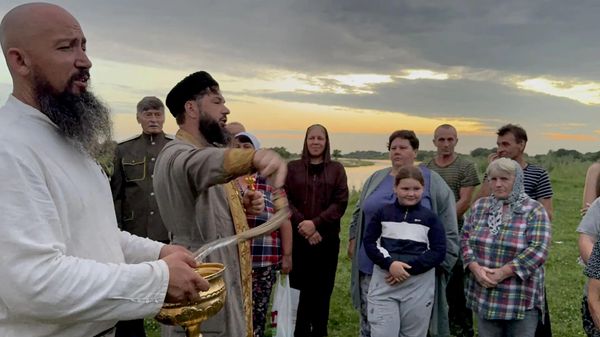 Участники крестного хода по Амуру от Амурзета до Ленинска Участники крестного хода по Амуру от Амурзета до Ленинска