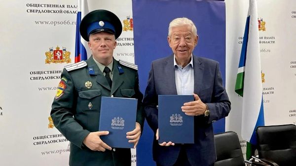 Подписание соглашения о взаимодействии между председателем Общественной палаты Свердловской области и атаманом Пятого отдела ОВКО Подписание соглашения о взаимодействии между председателем Общественной палаты Свердловской области и атаманом Пятого отдела ОВКО