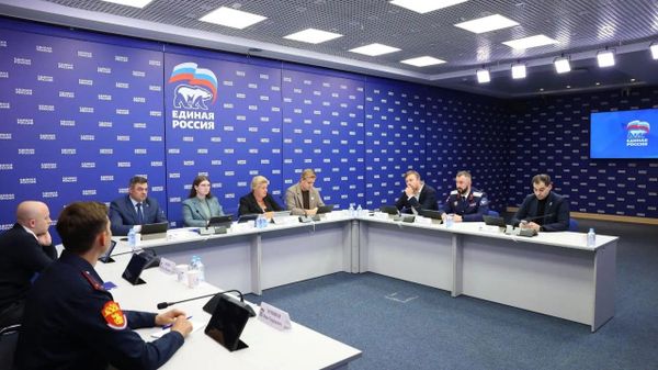 Участники Экспертного совета Единой России в сфере увековечения памяти жертв геноцида советского народа