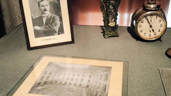 Рабочий стол художника Ивана Крылова. Новочеркасск. Дом-музей Ивана Крылова