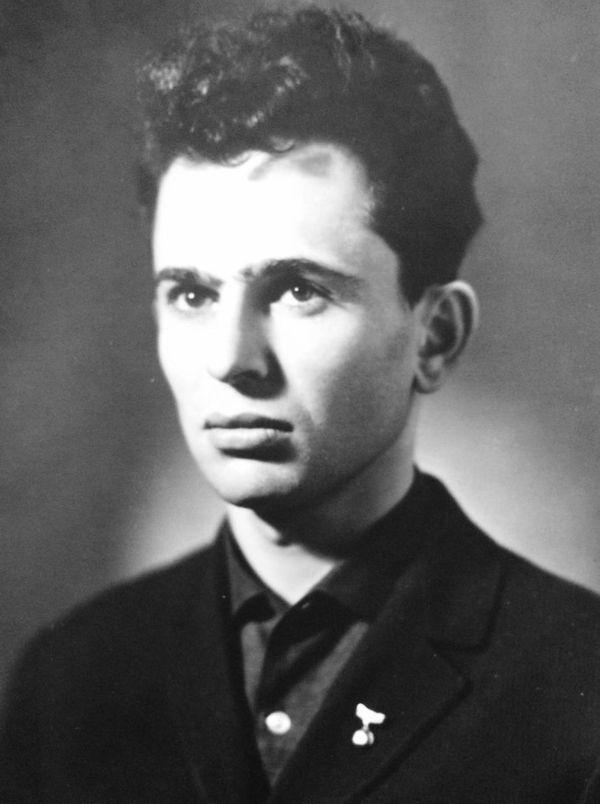 Валерий Калинкин в курсантские годы Валерий Калинкин в курсантские годы