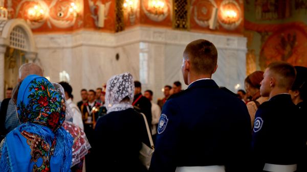 Казаки во время богослужения в храме Казаки во время богослужения в храме