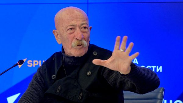 Народный артист России Александр Розенбаум 